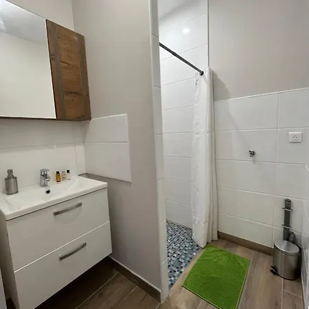 Appartement entièrement rénové à 15min de Lyon Saint-Fons Extérieur photo