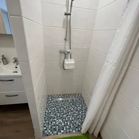 Appartement entièrement rénové à 15min de Lyon Saint-Fons Extérieur photo
